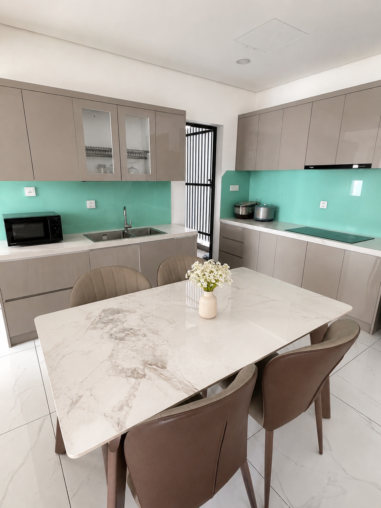 Homestay 3 PN 2 WC – Sát hồ bơi rộng rãi tiện lợi