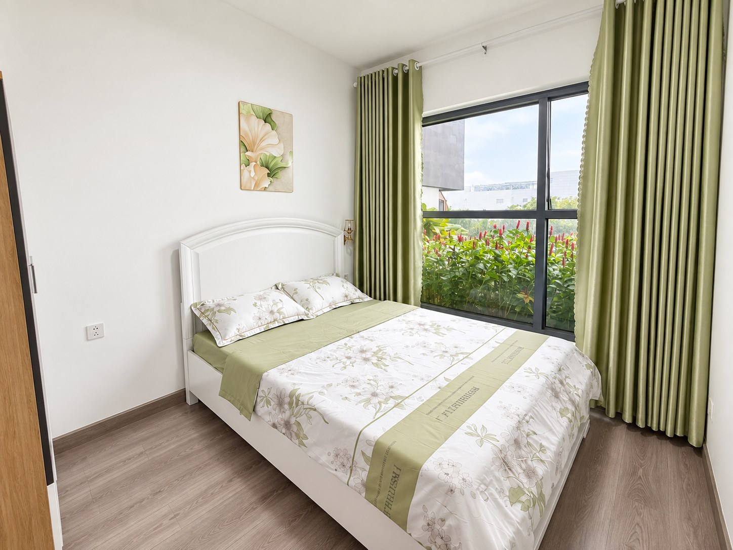 Căn Hộ 2 Phòng Ngủ Hiện Đại Góc Sân Vườn Celadon