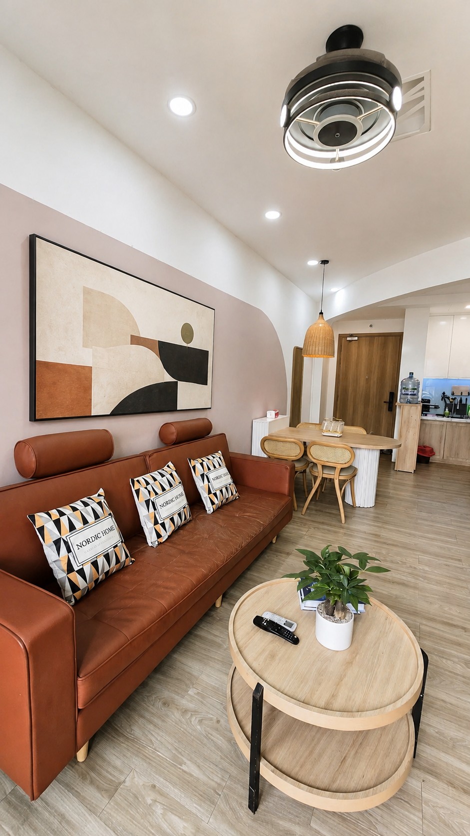 Căn hộ 2PN 2WC View Hồ Bơi Cực Đẹp Emerald